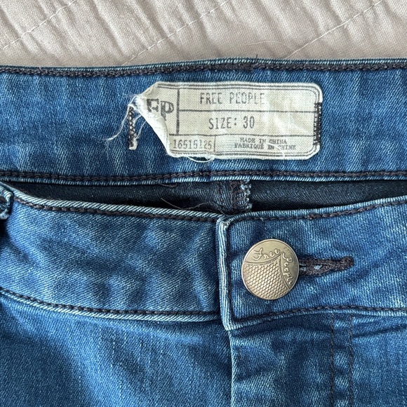 Free People Moto Skinny Jeans with Zipper Detail - Size 30 - Picture 12 of 13